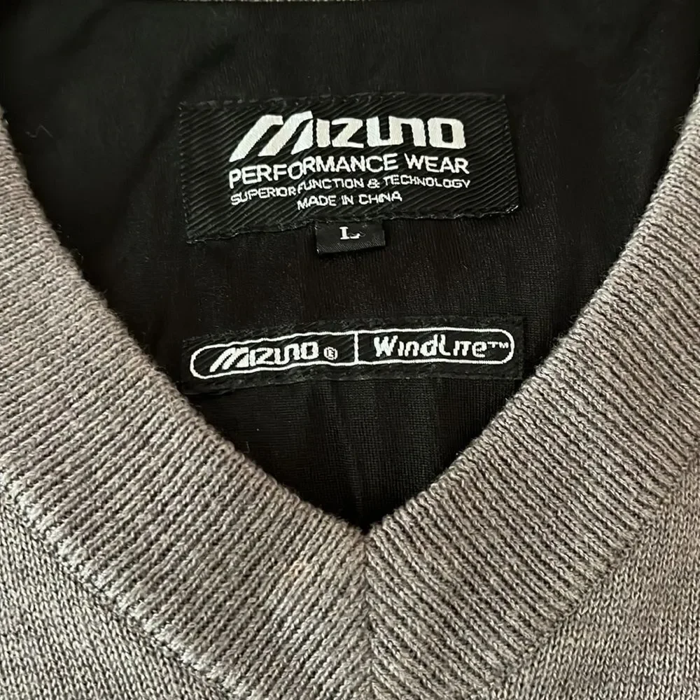 Grey Mizuno Performance Windlite Model lined Golf sleeveless sweater vest L